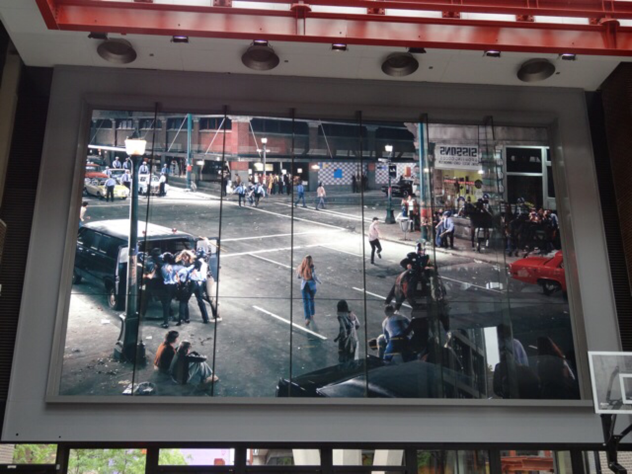 The Huge Re-created Riot Picture in the Mall